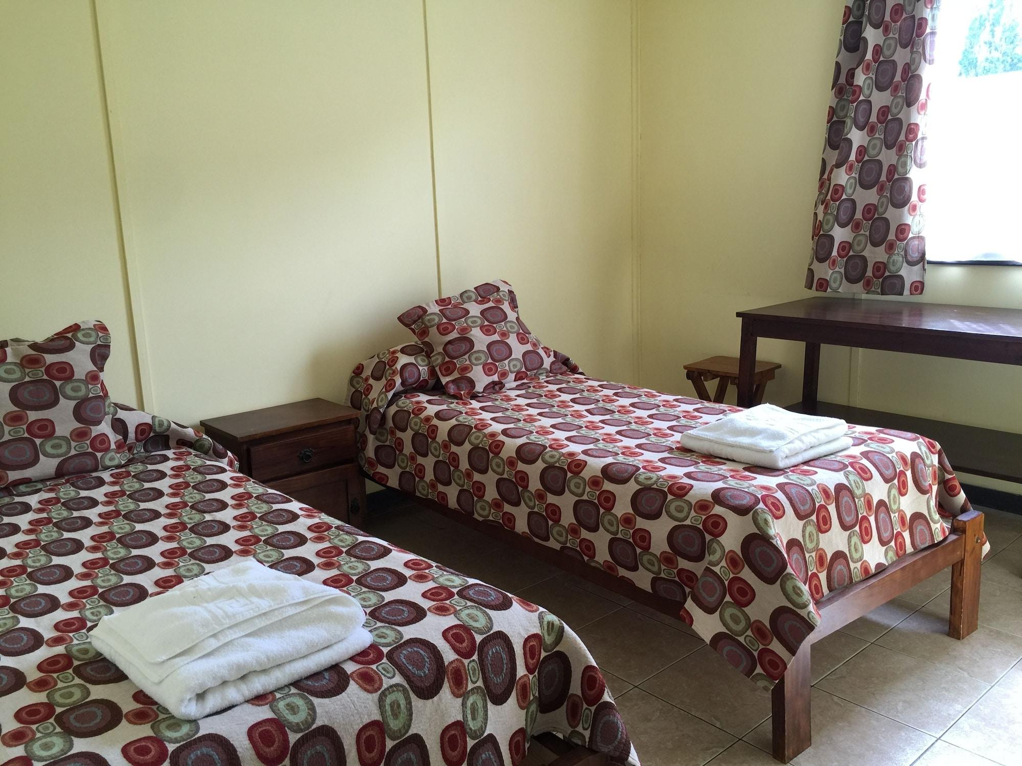 Pioneros Hostel *
