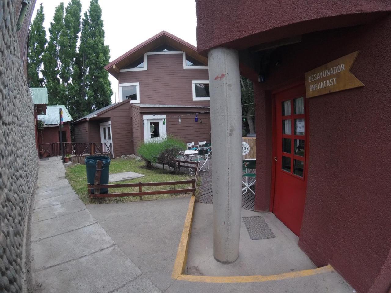 Hostel Pioneros